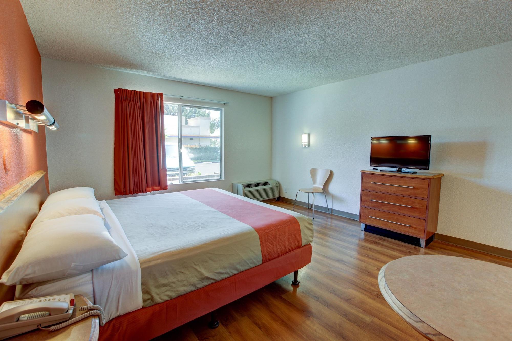 Motel 6-Santa Ana, Ca - Irvine - Orange County Airport Exteriör bild