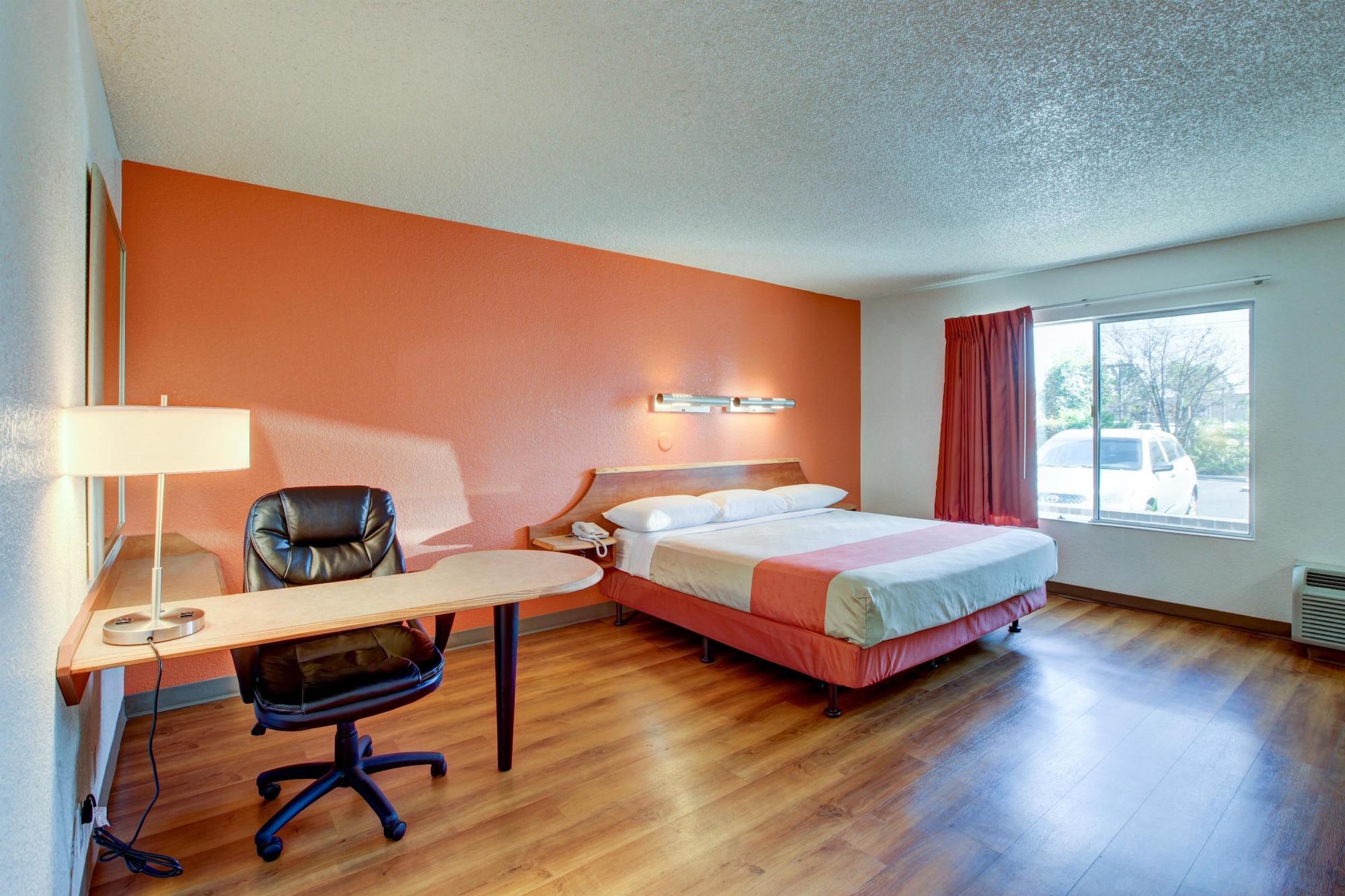 Motel 6-Santa Ana, Ca - Irvine - Orange County Airport Exteriör bild