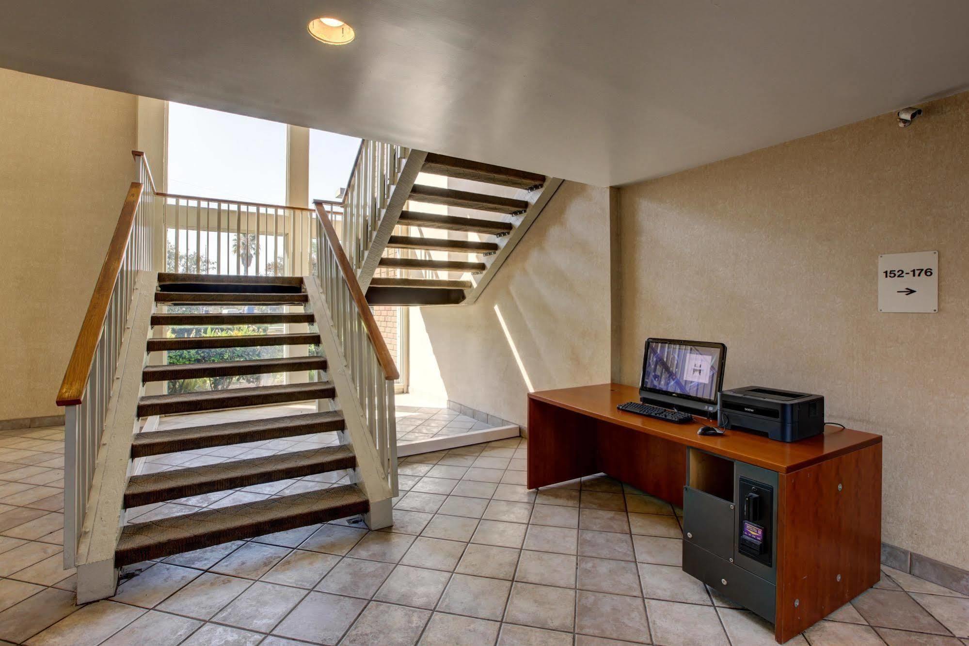 Motel 6-Santa Ana, Ca - Irvine - Orange County Airport Exteriör bild